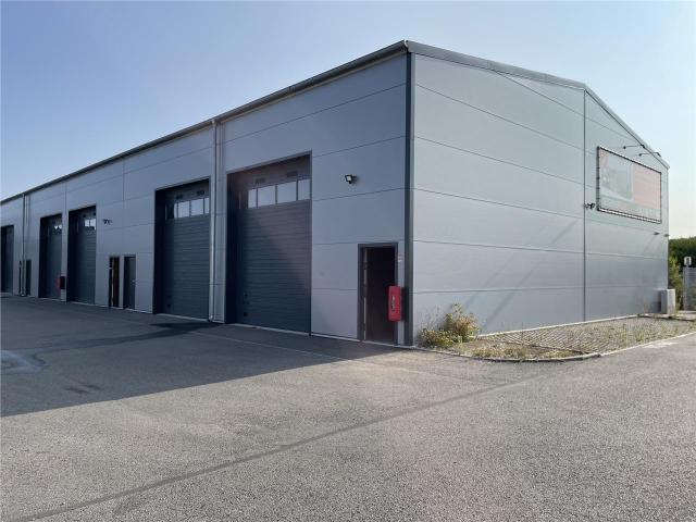 Locaux d'activité à louer Couëron Proximité axe rapide Nantes Vannes
