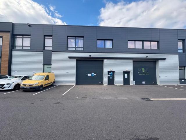 Locaux d'activité à louer Villeneuve la Garenne Proche Qwartz