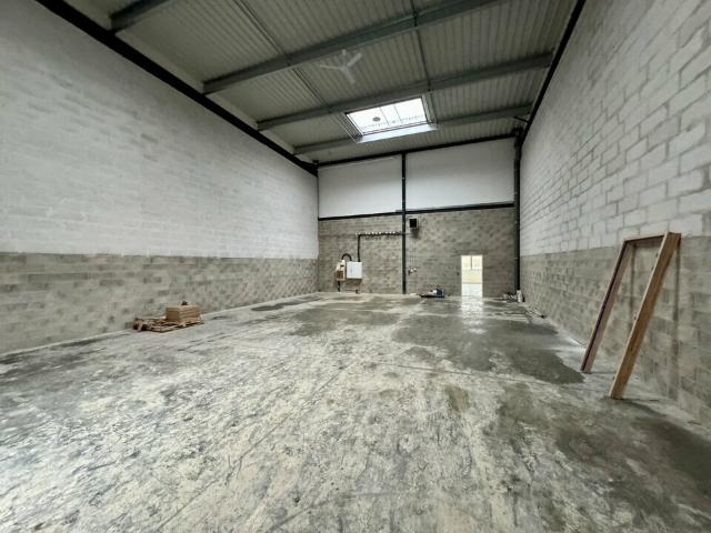 Locaux d'activité à vendre Flins sur Seine Face A13