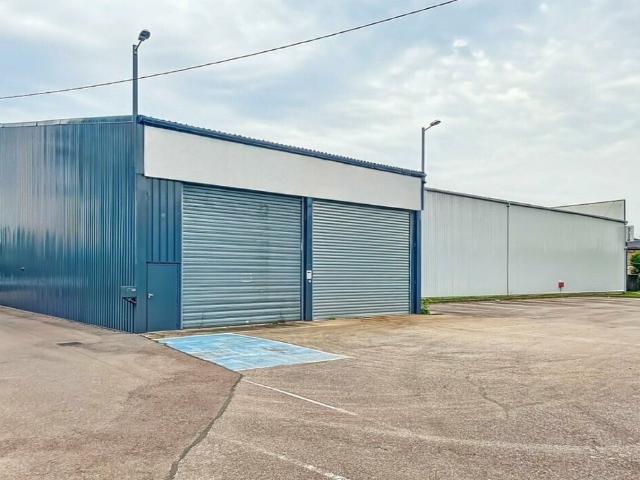 Locaux d'activité à vendre La Saussaye Axe passant