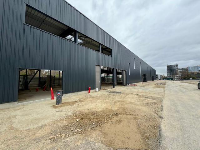 Locaux d'activité à vendre Stains Divisible dès 264 m²