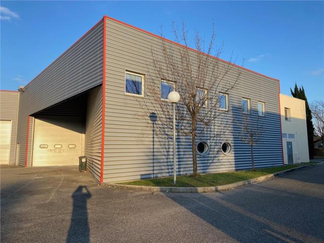 Locaux d'activité à vendre Saint Priest Proximité autoroutes
