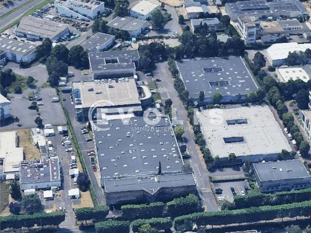 Locaux d'activité et bureaux à louer Les Ulis Proximité RER et autoroutes