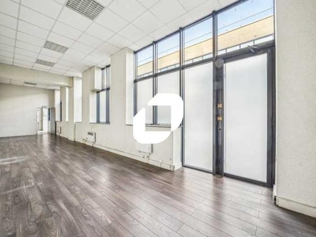 Locaux mixtes bureaux activité à louer Vanves Proche métro et Transilien