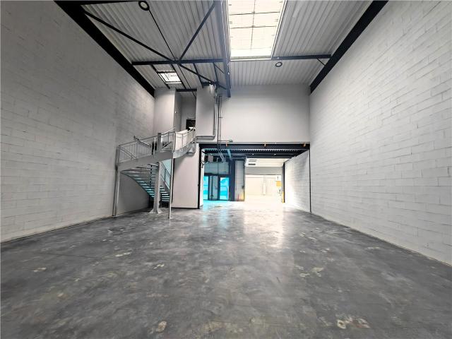 Locaux neufs à vendre Courtry 3 lots de 239 m²