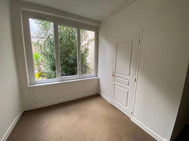 Local professionnel POITIERS 2 pièces 46.7 m²