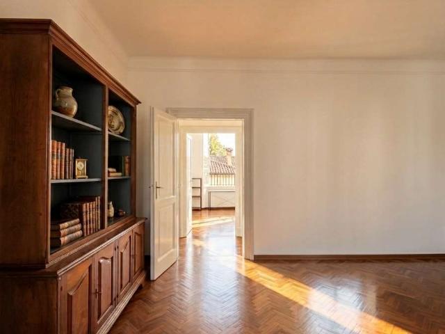 Locazione Appartamento di 150 mq in Centro Storico – Palazzo Signorile