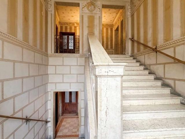 Locazione Appartamento di 150 mq in Centro Storico – Palazzo Signorile