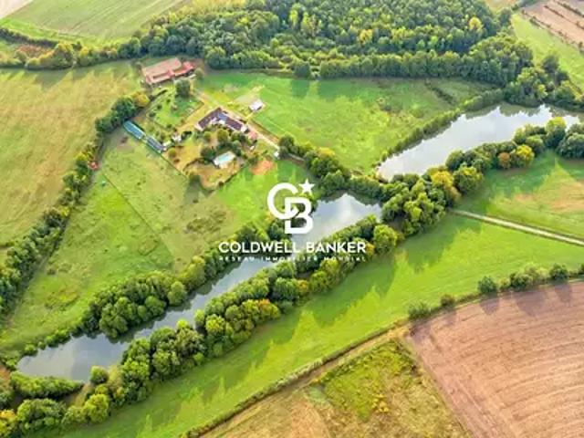 Loches 37600 Achat / Vente maison 10 pièces t10 piscine