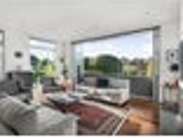 Must be sold Remuera lock and leave