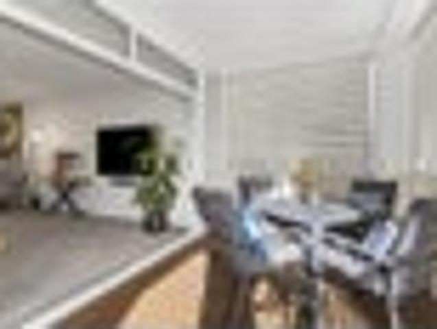 Lock and Leave, Elegant Freehold Apartment