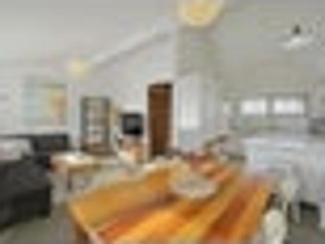 Lockwood Charm, Coastal Lifestyle