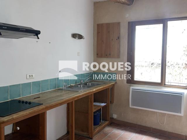 Lodeve centre, appartement T2, 40 m2, 1er étage