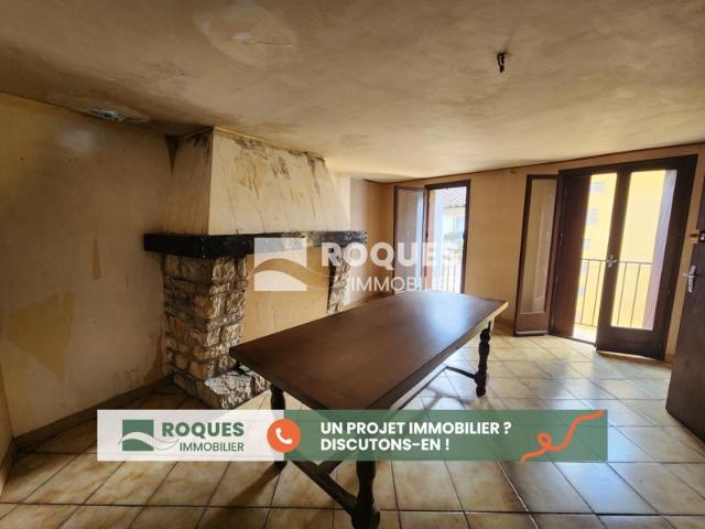 Lodève, maison de ville avec garage !