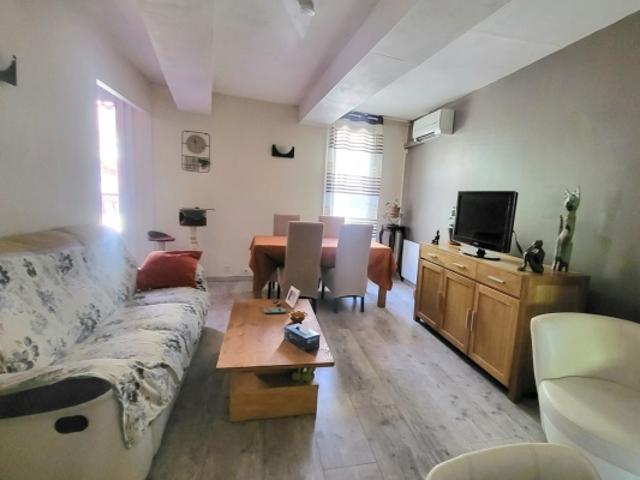 Lodève vente appartement T2, avec bureau cours, 3 caves et jardin privé
