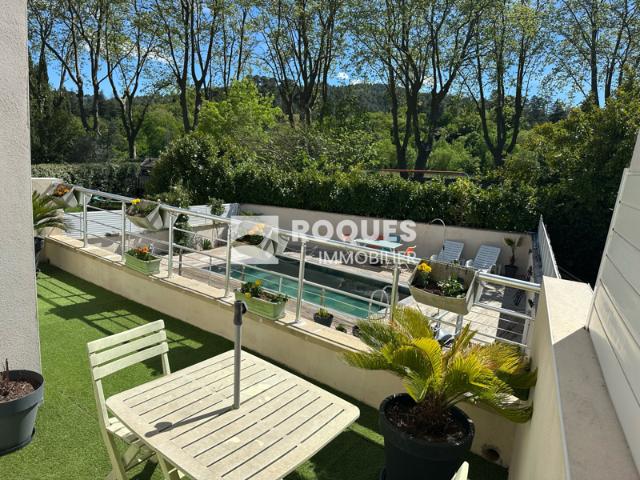 Lodève, villa F5 rdc + 1 étage de 158 m2 habitables avec ter