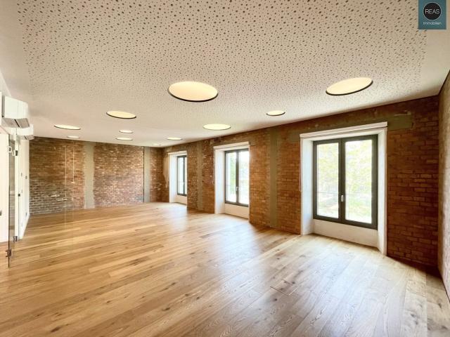 Loft mit bester Ausstattung in historischem Kornspeicher der Brotfabrik Wien! Stellplatz verfügbar!
