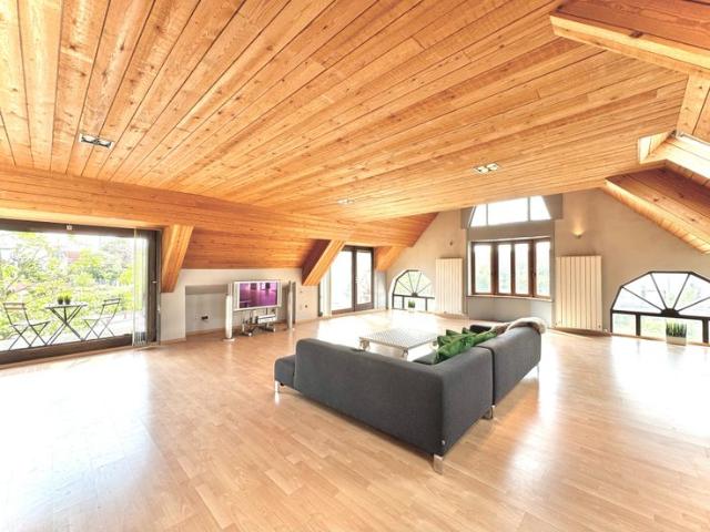 LOFT op 232 M² MET GARAGE