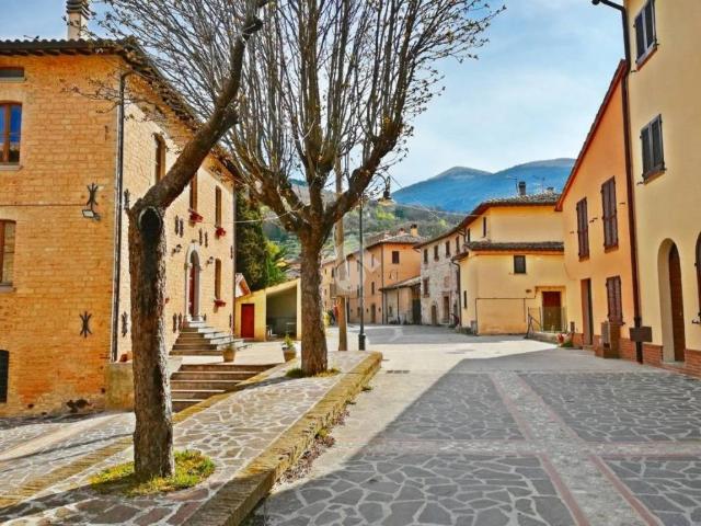 Loft / Open Space in vendita a Nocera Umbra PG