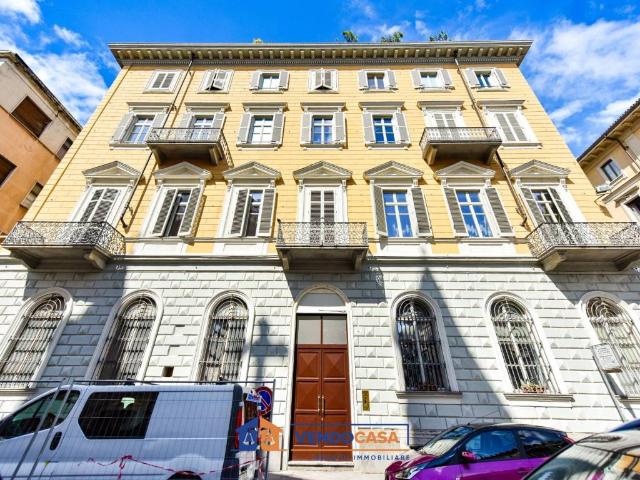 Loft / Open Space in vendita a Torino TO