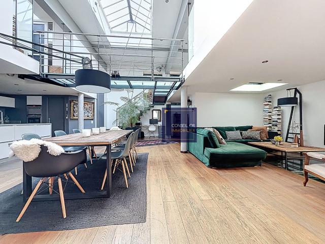 Loft atypique 180m2 Jardin privatif proche metro B Lyon Gerland