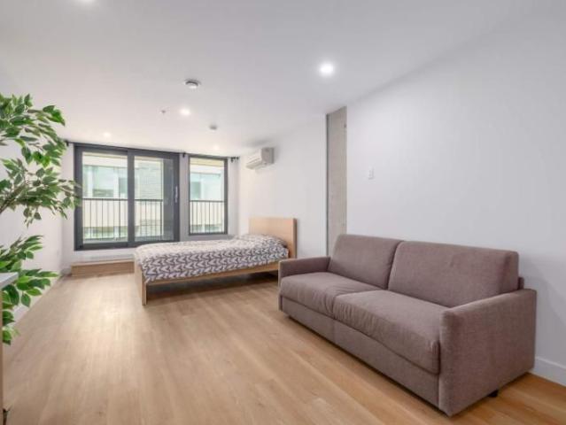 ✨ Loft à louer – Bishop Embassy Centre ville de MTL ✨