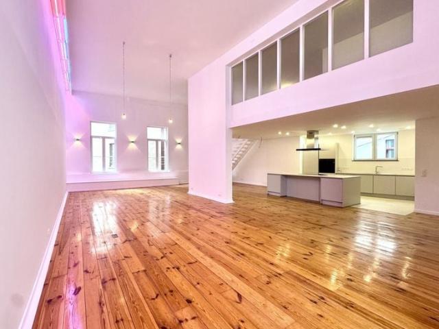 Loft à louer pour 2800 euro avec 3 chambres à coucher