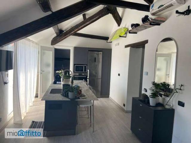 Loft arredato con terrazzo Como