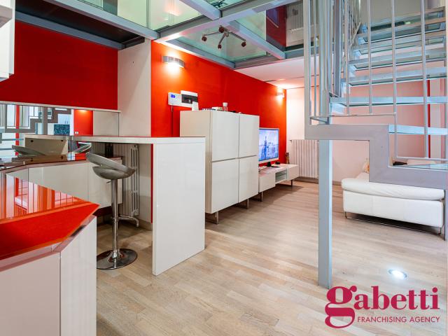 Loft arredato in affitto a Milano