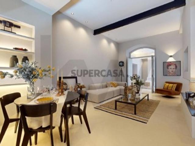Loft Comercial com Espaço Exterior | Design Contemporâneo | Penha de França