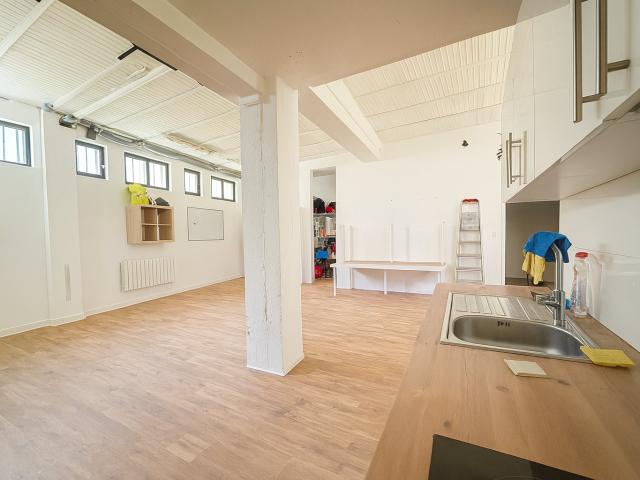 LOFT D'UNE SURFACE D'ENVIRON 97m2 SITUE A DEUX PAS DE LA PLACE CARNOT