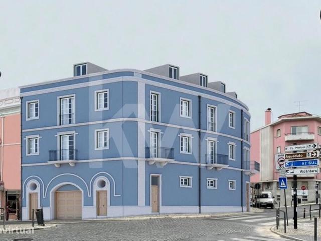 Loft duplex T0+1, Reabilitado, 117 m2, em Campolide