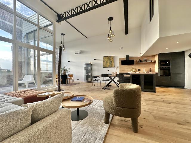 LOFT D’EXCEPTION AVEC LOGGIA & PARKING PRIVÉ