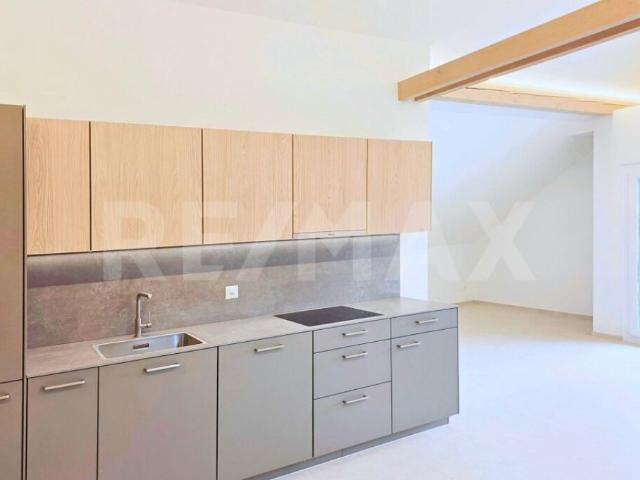 Loft Dachgeschoss Wohnung an zentrale Lage in Altdorf UR, Erstvermietung