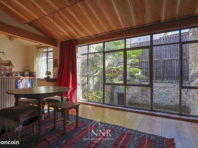 Loft d'artice avec patio et atelier