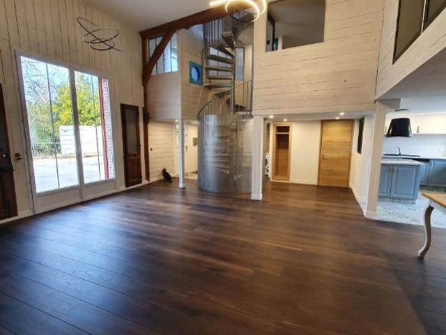 Loft de caractère 170m2 d'inspiration et de lumière 3 ch
