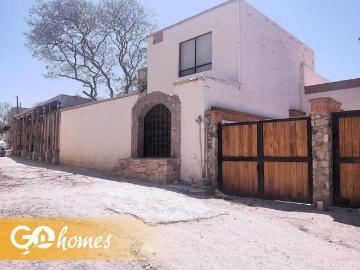 Loft de Diseño Único con Vista Espectacular a la Peña en Bernal