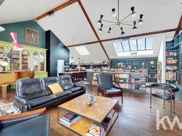 Loft de luxe de 212 m2 en vente Montmartre, Abbesses, Grandes Carrières, Paris, Île de France