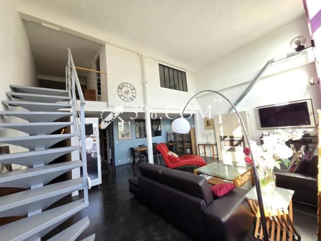 Loft de 145 m2 avec 3 Ch + place de parking