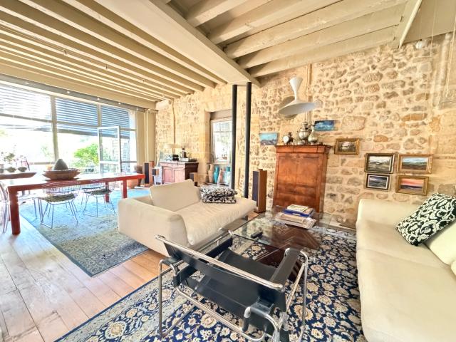 Loft de 163 m2 avec terrasse Quartier Musée d'Aquitaine