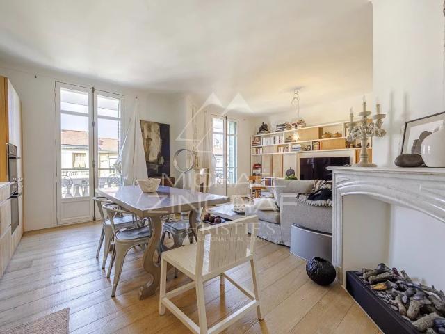 Loft design au dernier étage d’un immeuble bourgeois – Libér. 75m² Nice
