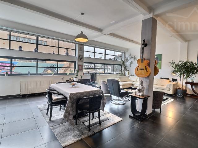 LOFT D'EXCEPTION – 97m² de lumière. Beaux volumes