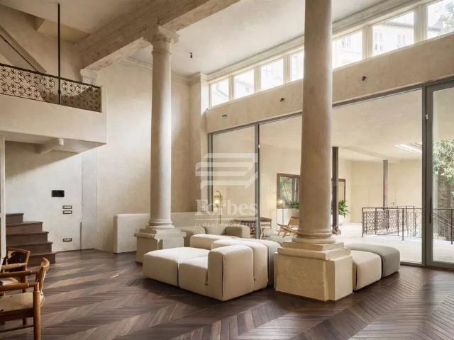 Loft di prestigio di 500 mq in affitto Firenze, Italia