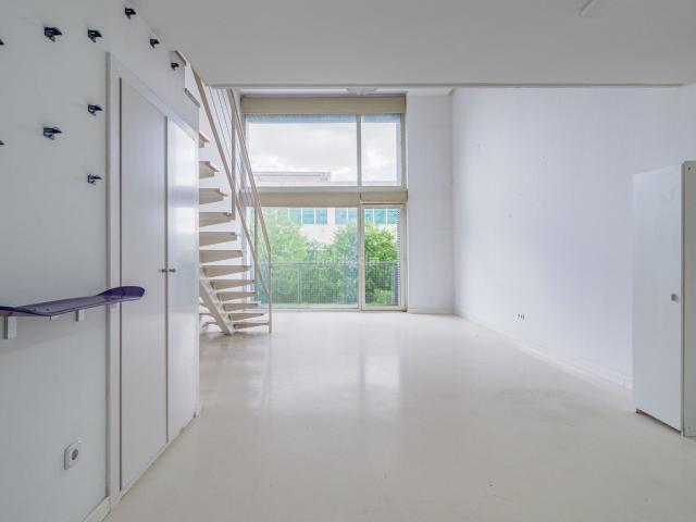 Loft en venta en Madrid, Simancas. Piso en venta en Calle de Julián Camarillo. Lofts.