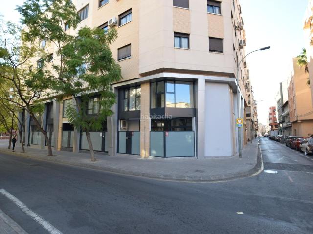 Piso en venta en Alicante, Carolinas Altas. Naranja Spain tiene el placer de presentarles esta exclusiva propiedad ubicada en pleno centro de la ciudad de Alicante.Moderno co. Pisos.