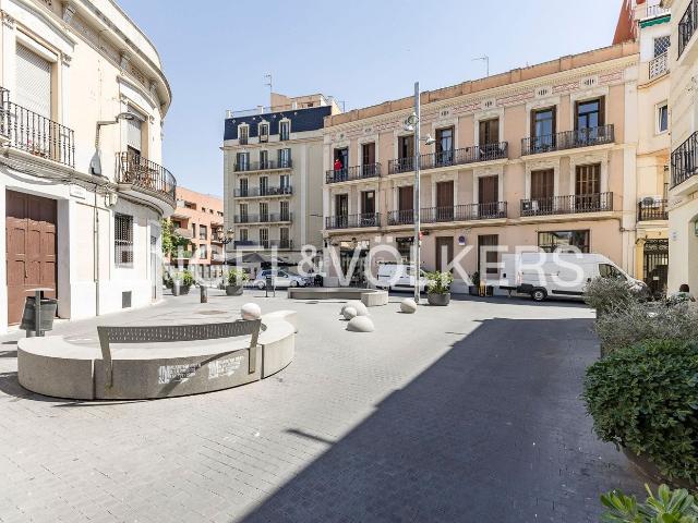 Loft en venta en Barcelona, Sants. Local loft en Plaza Iberia. Lofts.