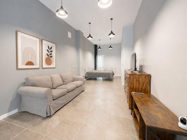 Loft en venta en planta baja con entrada independiente junto al Nou Mestalla