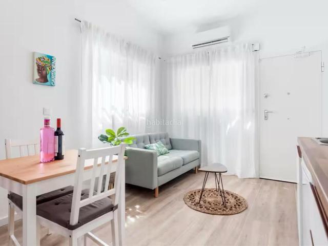 Estudio en venta en Valencia, Mont Olivet. Acogedores apartamentos estudio de un dormitorio recientemente renovados. Estudios.