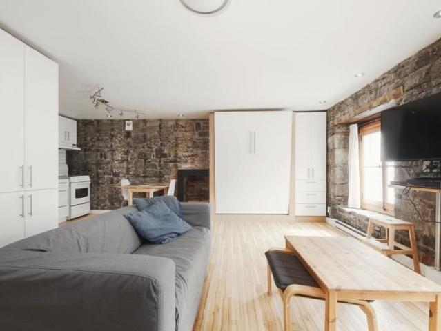 Loft entièrement meublé à louer Vieux Québec juillet 2026