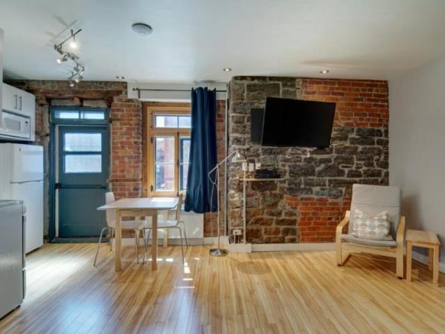 Loft entièrement meublé à louer Vieux Québec septembre 2026